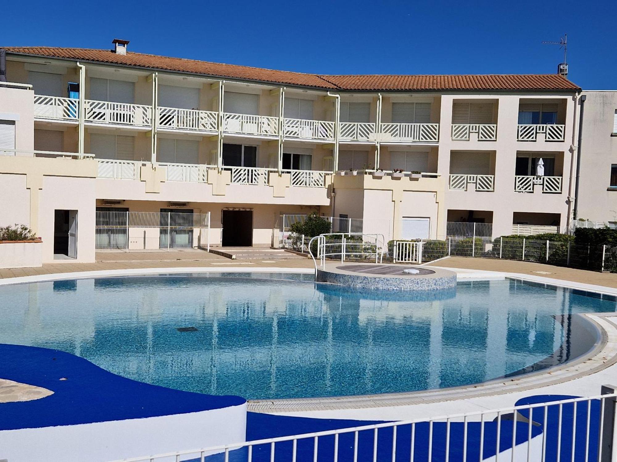 Chatelaillon-Plage Centre-Ville: Apt 4 Pers, Balcon, Parking, Piscine, Wifi - Fr-1-706-21 Exterior foto